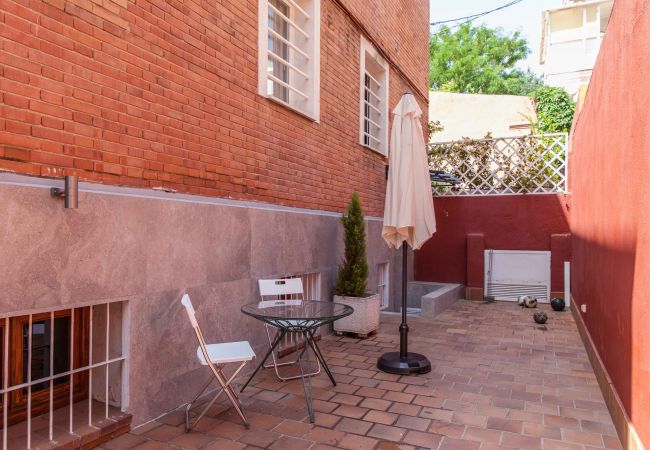 Apartamento en Madrid - M (AXIII83) Apartamento con jardín Hispanoamérica