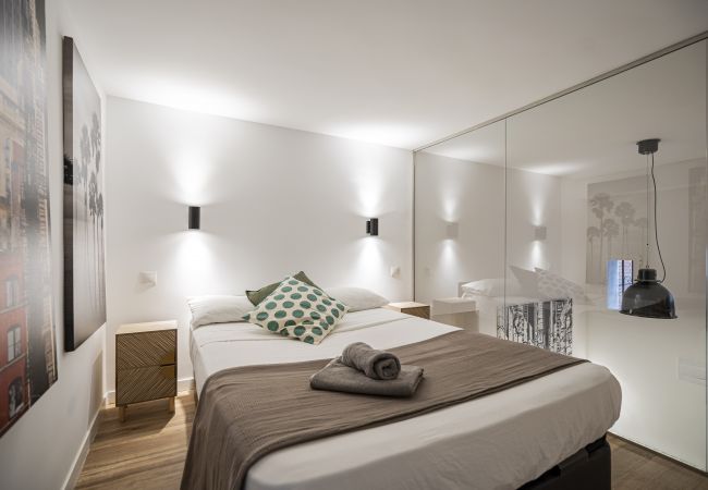 Apartamento en Madrid - M (MPE35) Apartamento dúplex con patio