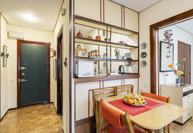 Apartamento en Madrid - M (MDM32) Apartamento Centro Negocios Castellana