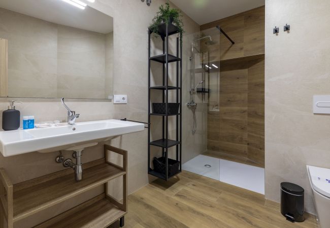 Apartamento en Valencia - Travel Habitat Patraix Suite con Terracita