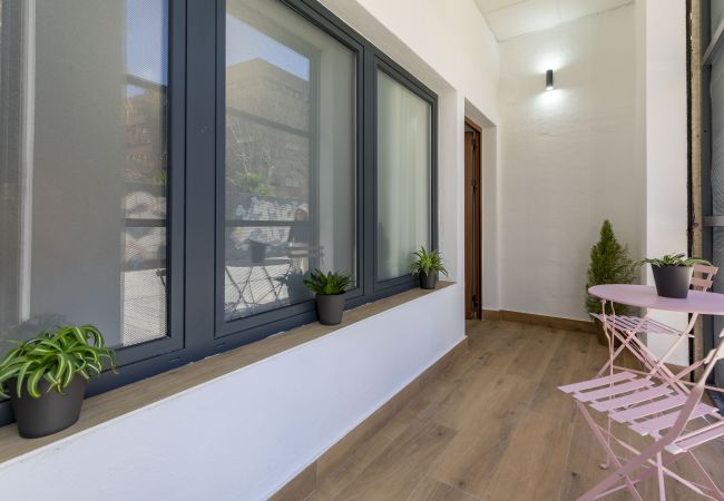 Apartamento en Valencia - Travel Habitat Patraix Suite con Terracita